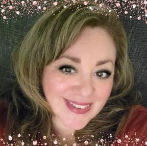 Meet your Posher, Dina